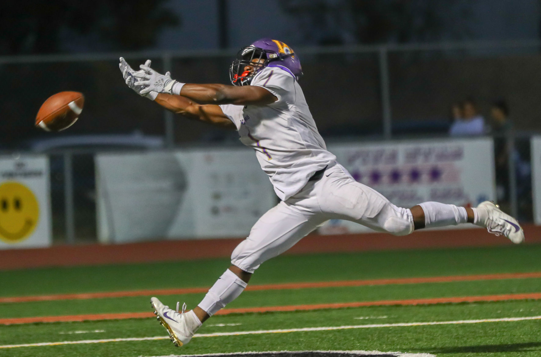 090619 FB Pioneer vs Righetti 22.jpg